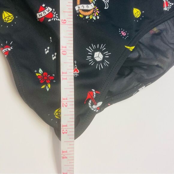 Torrid Underwire Push Up Peplum One Piece Swimsuit Size 1 1X Black Tattoo Dagger - Picture 7 of 9